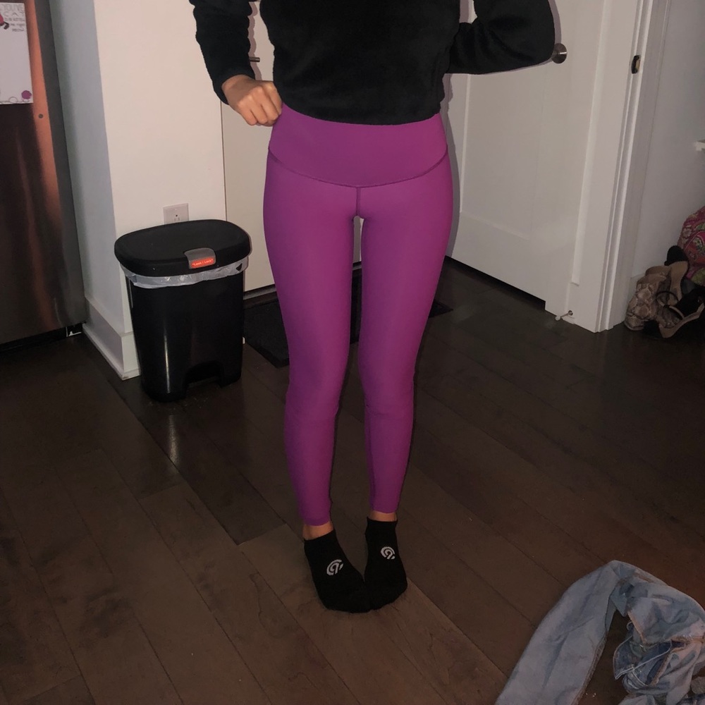 Lulu lemon magenta size 4 leggings